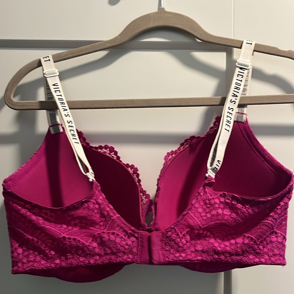 Victoria's Secret t-shirt Fuchsia Magenta Lace Bra 36DD - Picture 2 of 3